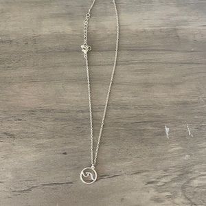 Puravida wave necklace